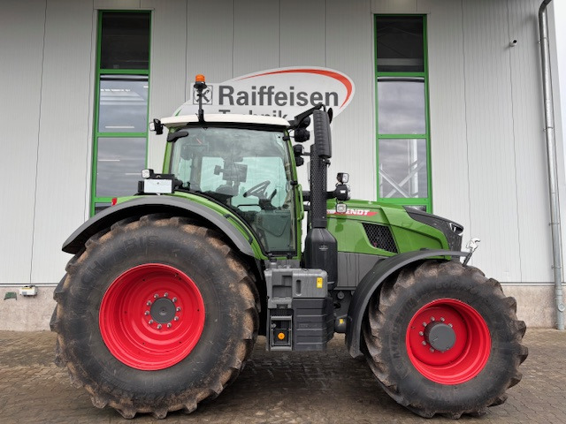 Traktor Fendt 724 Vario Gen7 Profi Setting2: slika Traktor Fendt 724 Vario Gen7 Profi Setting2 Traktor Fendt 724 Vario Gen7 Profi Setting2: slika Traktor Fendt 724 Vario Gen7 Profi Setting2