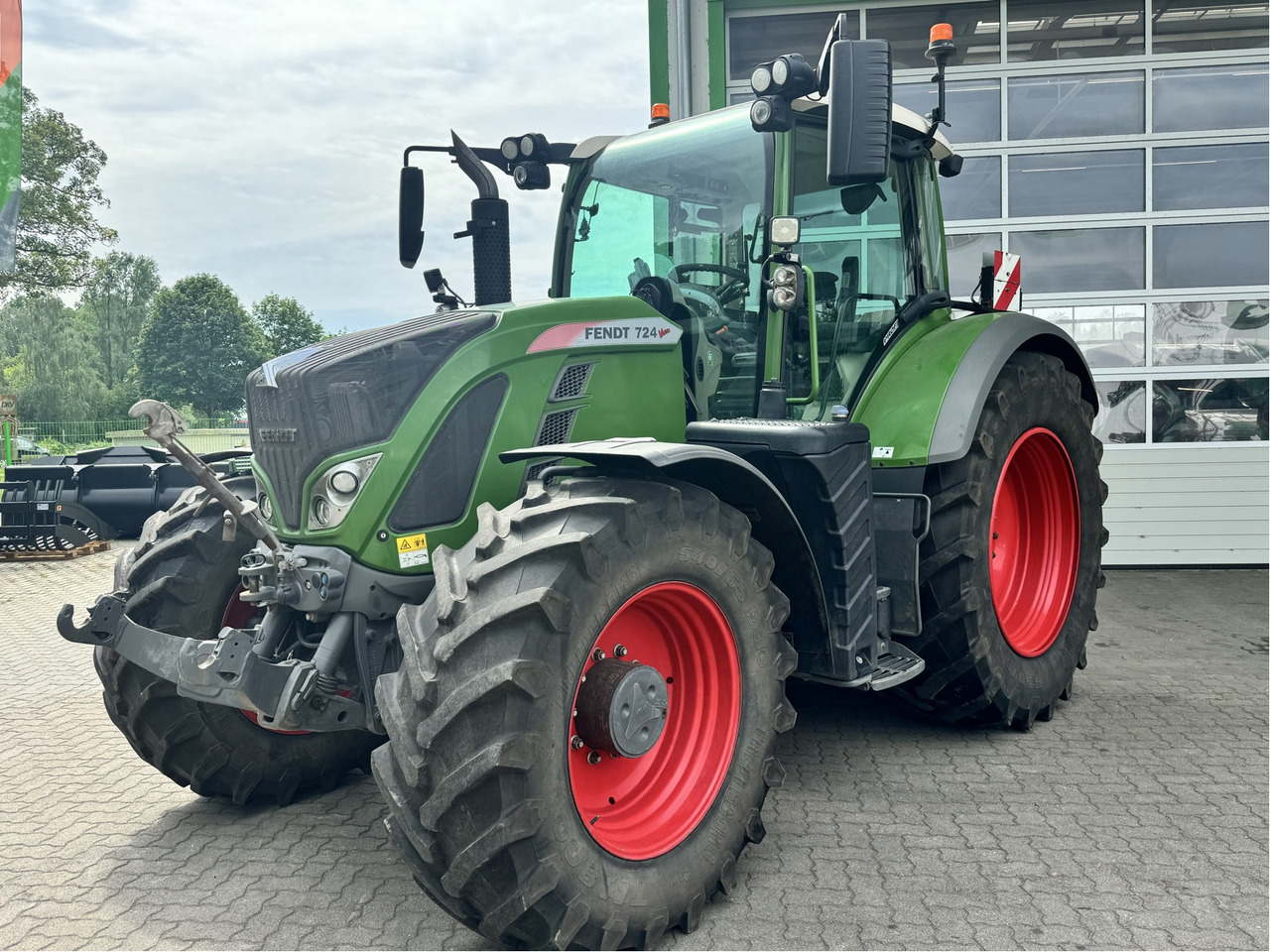 Fendt 724 Vario S4 - Traktor: slika Fendt 724 Vario S4 - Traktor Fendt 724 Vario S4 - Traktor: slika Fendt 724 Vario S4 - Traktor