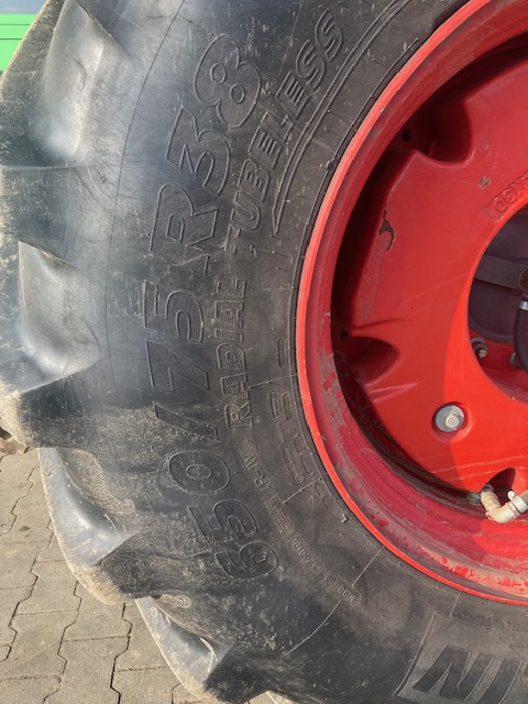 Traktor Fendt 724 Vario S4 Profi: slika Traktor Fendt 724 Vario S4 Profi
