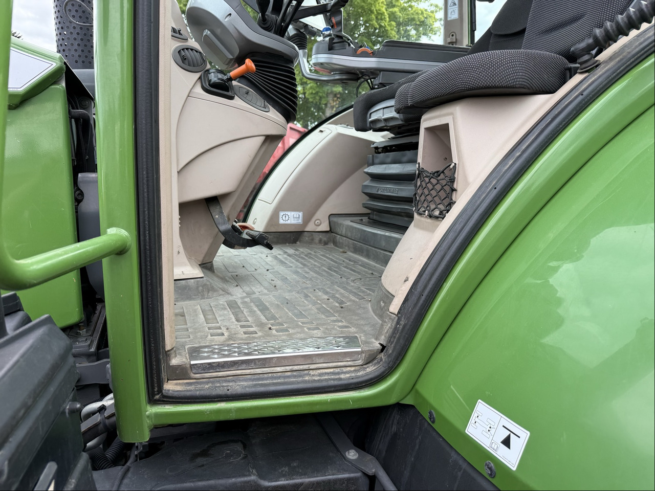 Fendt 724 Vario S4 ProfiPlus - Traktor: slika Fendt 724 Vario S4 ProfiPlus - Traktor Fendt 724 Vario S4 ProfiPlus - Traktor: slika Fendt 724 Vario S4 ProfiPlus - Traktor
