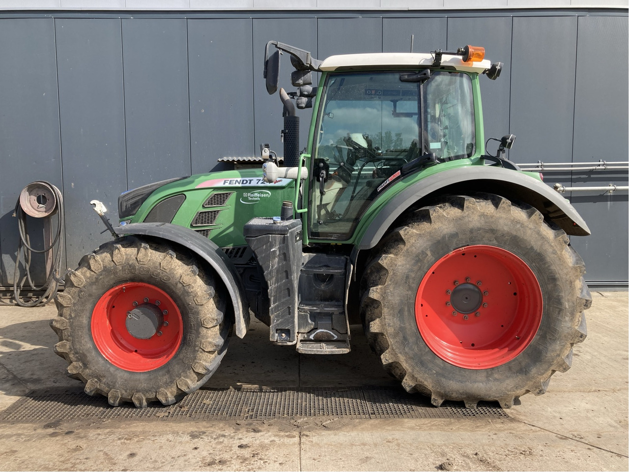 Fendt 724 Vario SCR - Traktor: slika Fendt 724 Vario SCR - Traktor Fendt 724 Vario SCR - Traktor: slika Fendt 724 Vario SCR - Traktor