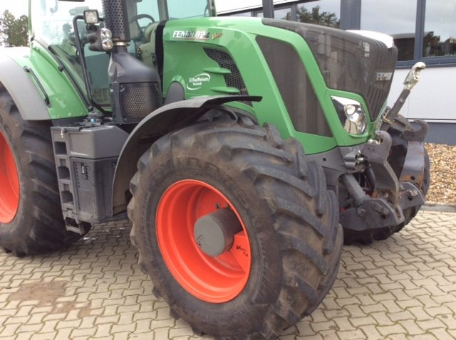 Fendt 824 Vario S4 Profi - Traktor: slika Fendt 824 Vario S4 Profi - Traktor Fendt 824 Vario S4 Profi - Traktor: slika Fendt 824 Vario S4 Profi - Traktor