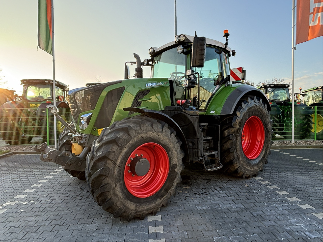 Fendt 826 Vario S4 ProfiPlus - Traktor: slika Fendt 826 Vario S4 ProfiPlus - Traktor Fendt 826 Vario S4 ProfiPlus - Traktor: slika Fendt 826 Vario S4 ProfiPlus - Traktor