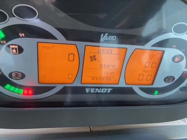 Fendt 826 Vario SCR ProfiPlus - Traktor: slika Fendt 826 Vario SCR ProfiPlus - Traktor Fendt 826 Vario SCR ProfiPlus - Traktor: slika Fendt 826 Vario SCR ProfiPlus - Traktor