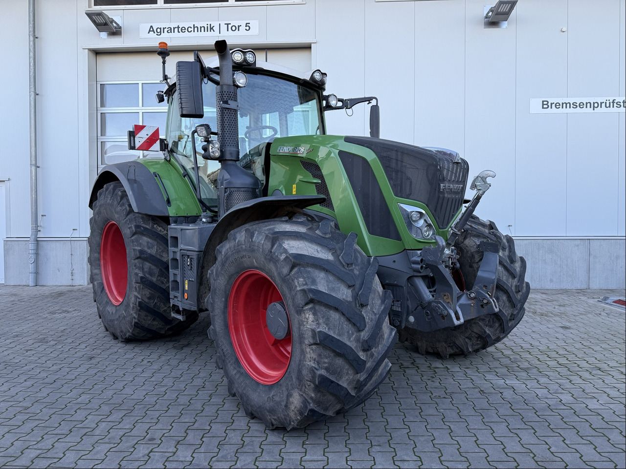 Fendt 828 Vario ProfiPlus Motor NEU - Traktor: slika Fendt 828 Vario ProfiPlus Motor NEU - Traktor Fendt 828 Vario ProfiPlus Motor NEU - Traktor: slika Fendt 828 Vario ProfiPlus Motor NEU - Traktor