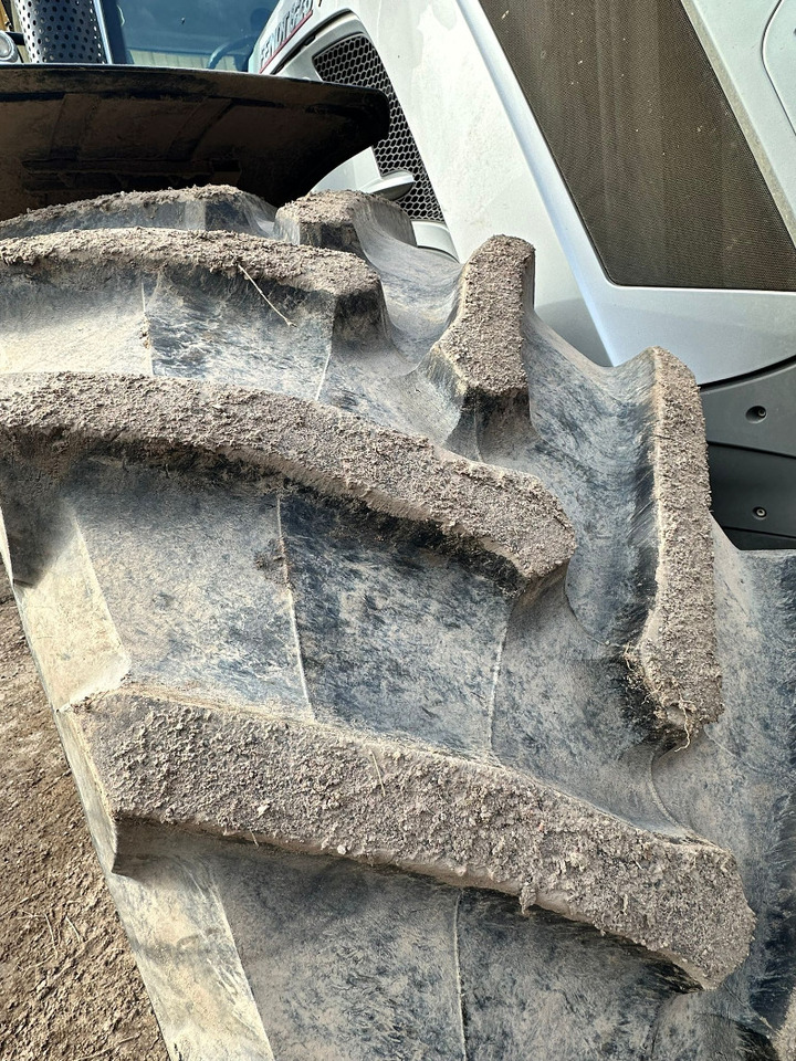 Fendt 828 Vario S4 Profi - Traktor: slika Fendt 828 Vario S4 Profi - Traktor Fendt 828 Vario S4 Profi - Traktor: slika Fendt 828 Vario S4 Profi - Traktor