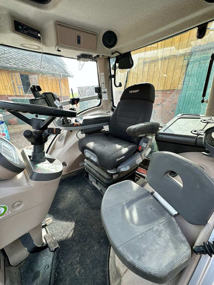 Fendt 828 Vario S4 Profi - Traktor: slika Fendt 828 Vario S4 Profi - Traktor Fendt 828 Vario S4 Profi - Traktor: slika Fendt 828 Vario S4 Profi - Traktor