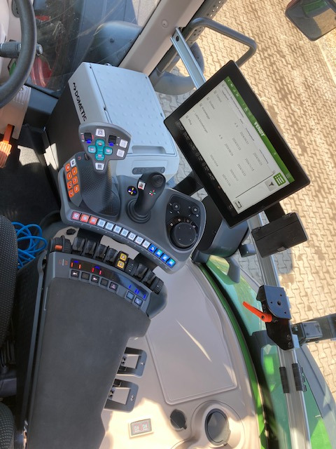 Fendt 930 Vario Gen7 Profi Setting2 - Traktor: slika Fendt 930 Vario Gen7 Profi Setting2 - Traktor Fendt 930 Vario Gen7 Profi Setting2 - Traktor: slika Fendt 930 Vario Gen7 Profi Setting2 - Traktor