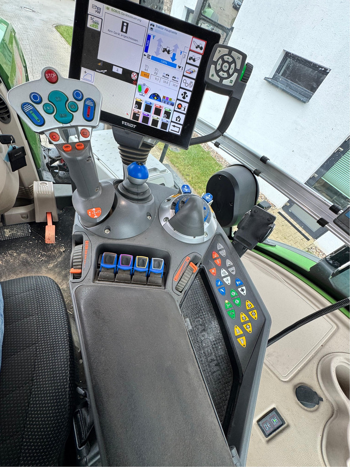 Fendt 933 Vario Gen6 Profi Plus - Traktor: slika Fendt 933 Vario Gen6 Profi Plus - Traktor Fendt 933 Vario Gen6 Profi Plus - Traktor: slika Fendt 933 Vario Gen6 Profi Plus - Traktor