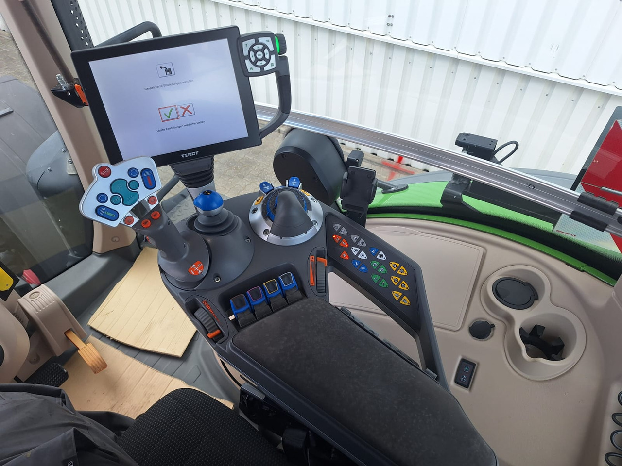 Fendt 942 Vario Gen6 ProfiPlus - Traktor: slika Fendt 942 Vario Gen6 ProfiPlus - Traktor Fendt 942 Vario Gen6 ProfiPlus - Traktor: slika Fendt 942 Vario Gen6 ProfiPlus - Traktor