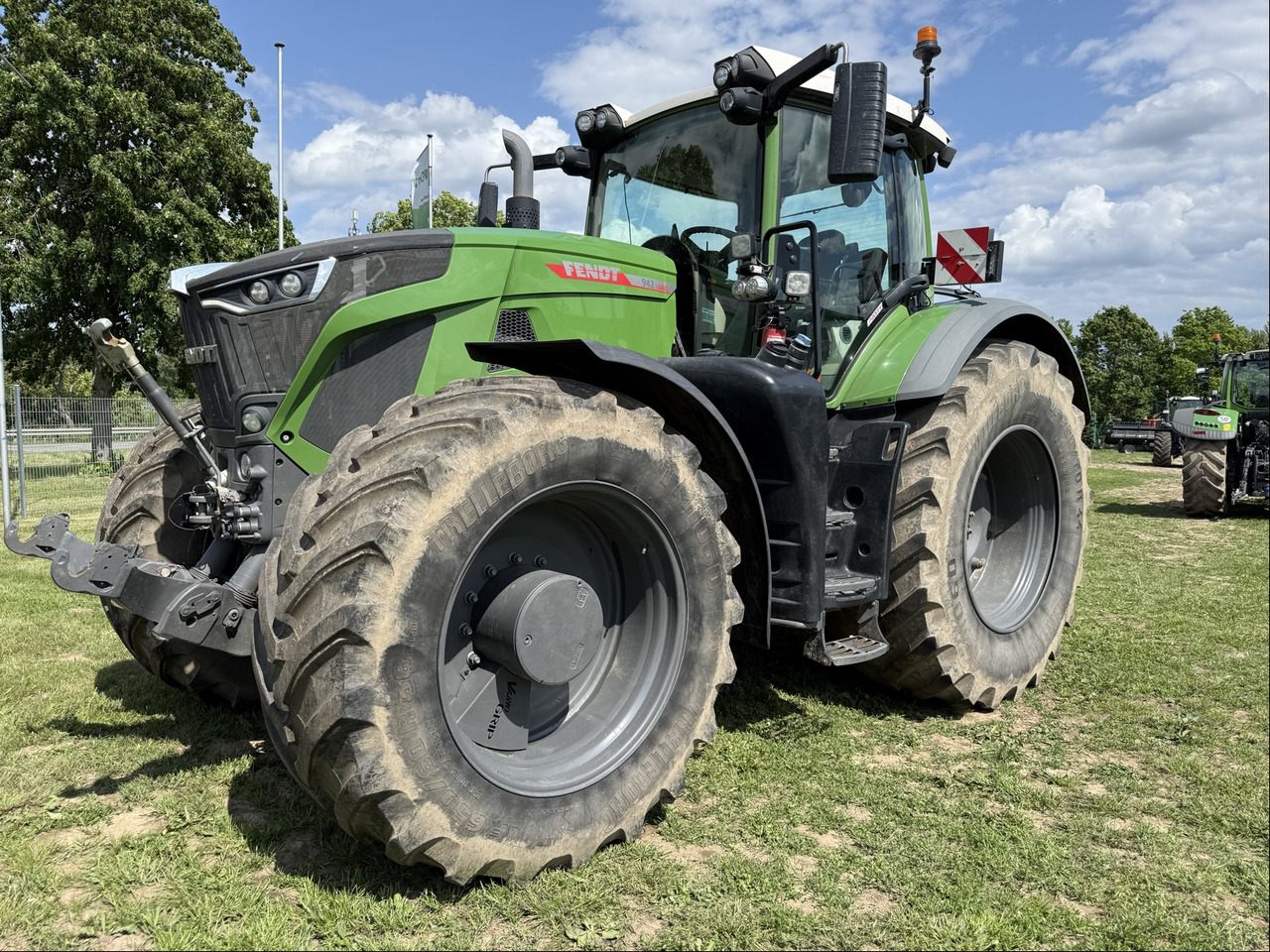 Fendt 942 Vario Gen7 Profi - Traktor: slika Fendt 942 Vario Gen7 Profi - Traktor Fendt 942 Vario Gen7 Profi - Traktor: slika Fendt 942 Vario Gen7 Profi - Traktor