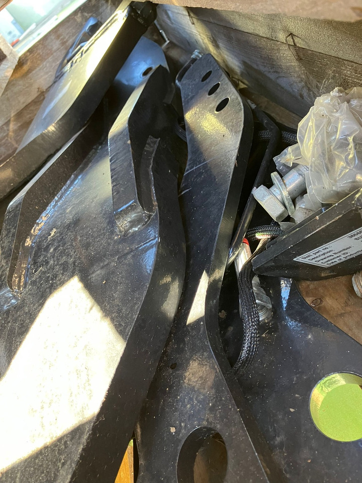 Fendt Frontlader - Anbauteile - Prednji utovarivač za traktor: slika Fendt Frontlader - Anbauteile - Prednji utovarivač za traktor Fendt Frontlader - Anbauteile - Prednji utovarivač za traktor: slika Fendt Frontlader - Anbauteile - Prednji utovarivač za traktor