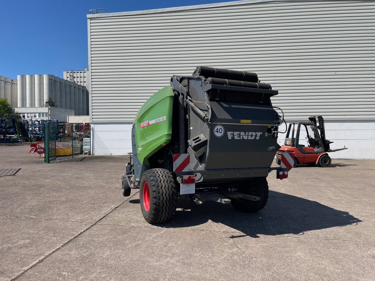 Fendt Rotana 180 V Xtra - 25 Messer - Oprema za prevrtanje sijena: slika Fendt Rotana 180 V Xtra - 25 Messer - Oprema za prevrtanje sijena Fendt Rotana 180 V Xtra - 25 Messer - Oprema za prevrtanje sijena: slika Fendt Rotana 180 V Xtra - 25 Messer - Oprema za prevrtanje sijena