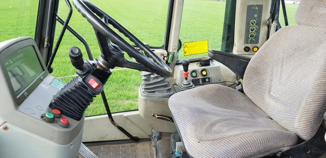 Fendt Xylon 520 - Traktor: slika Fendt Xylon 520 - Traktor Fendt Xylon 520 - Traktor: slika Fendt Xylon 520 - Traktor