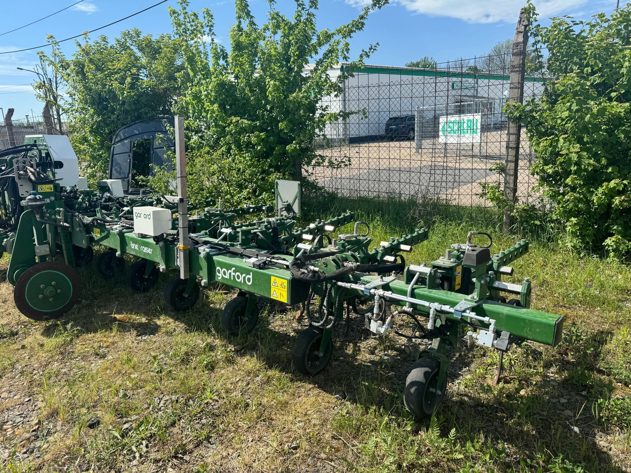 Garford Robocrop Guided Hoe - Kombajn za šećernu repu: slika Garford Robocrop Guided Hoe - Kombajn za šećernu repu Garford Robocrop Guided Hoe - Kombajn za šećernu repu: slika Garford Robocrop Guided Hoe - Kombajn za šećernu repu