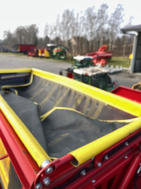 Grimme Kartoffelroder EVO 290 - Kombajn: slika Grimme Kartoffelroder EVO 290 - Kombajn Grimme Kartoffelroder EVO 290 - Kombajn: slika Grimme Kartoffelroder EVO 290 - Kombajn