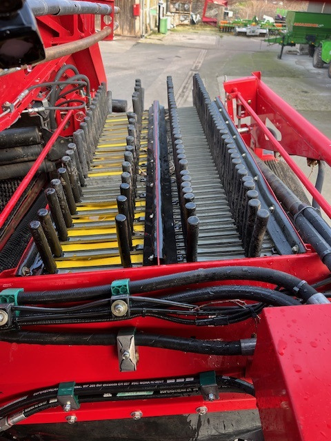 Grimme Kartoffelroder EVO 290 - Kombajn: slika Grimme Kartoffelroder EVO 290 - Kombajn Grimme Kartoffelroder EVO 290 - Kombajn: slika Grimme Kartoffelroder EVO 290 - Kombajn