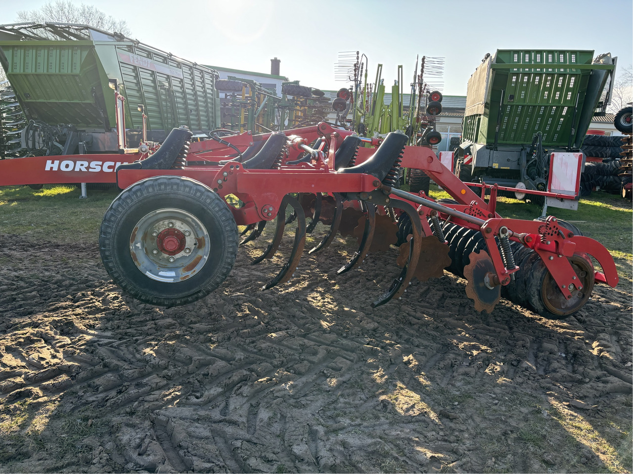 Horsch Terrano 5 FX - Kultivator: slika Horsch Terrano 5 FX - Kultivator Horsch Terrano 5 FX - Kultivator: slika Horsch Terrano 5 FX - Kultivator