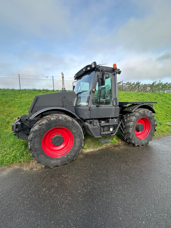 JCB Fastrac - Traktor: slika JCB Fastrac - Traktor JCB Fastrac - Traktor: slika JCB Fastrac - Traktor