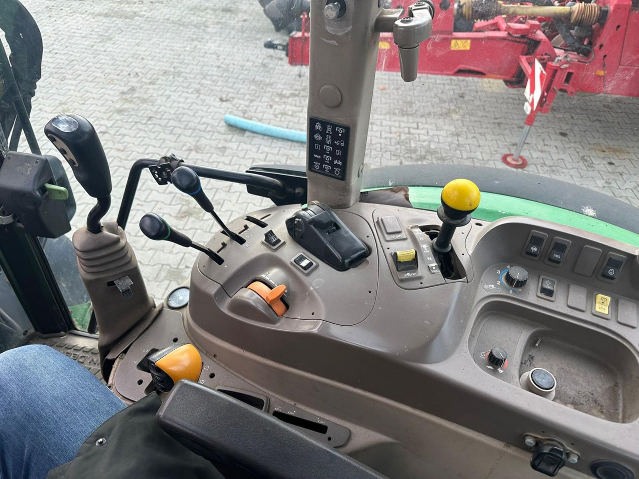 John Deere 5100 R - Traktor: slika John Deere 5100 R - Traktor John Deere 5100 R - Traktor: slika John Deere 5100 R - Traktor
