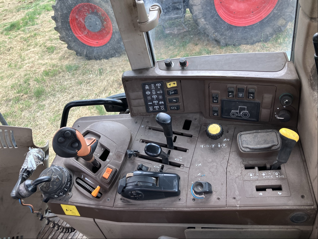 John Deere 6920 Auto Quad - Traktor: slika John Deere 6920 Auto Quad - Traktor John Deere 6920 Auto Quad - Traktor: slika John Deere 6920 Auto Quad - Traktor