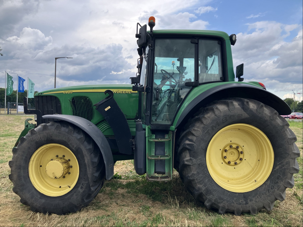 John Deere 6920 Auto Quad - Traktor: slika John Deere 6920 Auto Quad - Traktor John Deere 6920 Auto Quad - Traktor: slika John Deere 6920 Auto Quad - Traktor