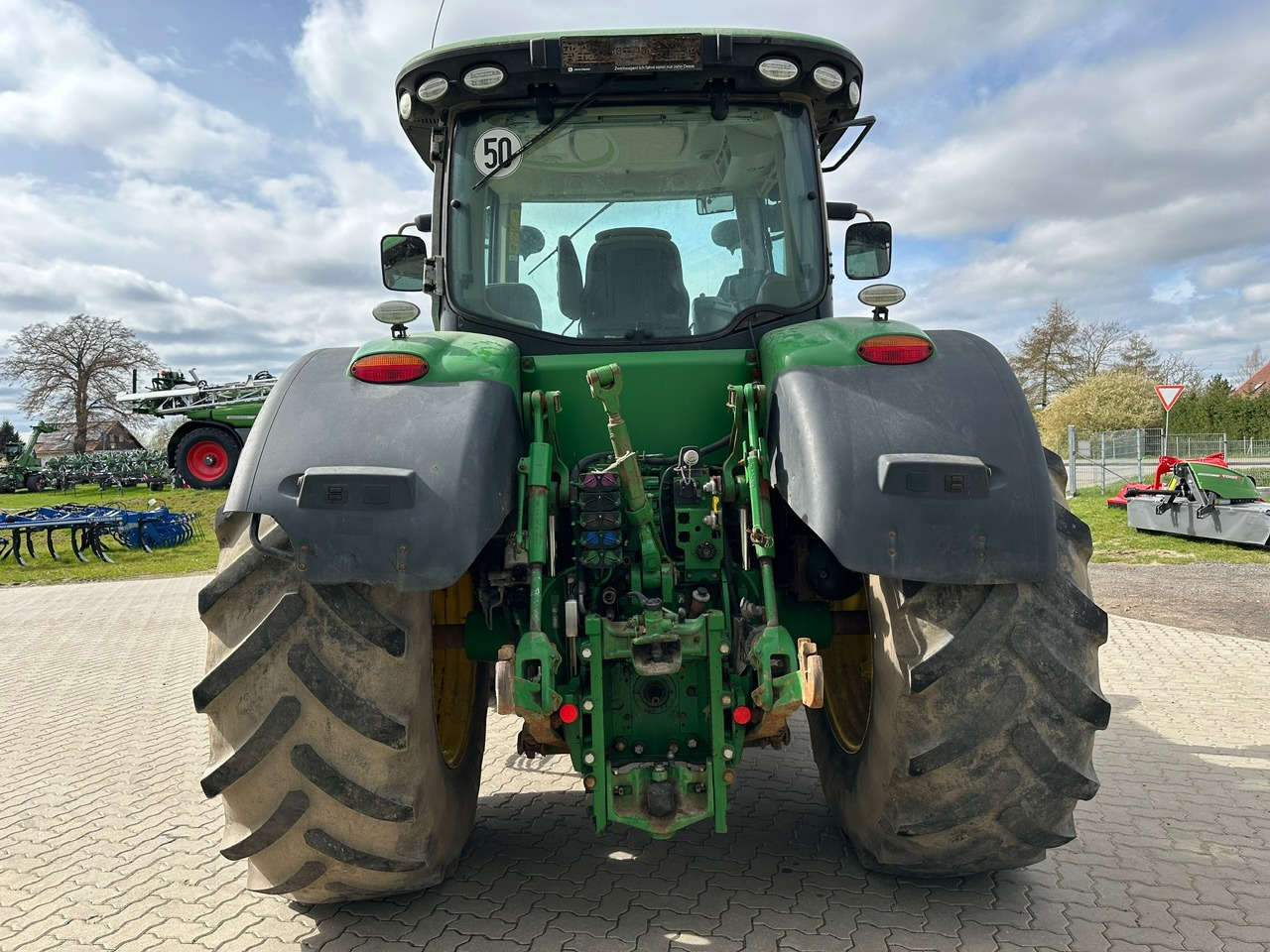Traktor John Deere 7230R: slika Traktor John Deere 7230R Traktor John Deere 7230R: slika Traktor John Deere 7230R