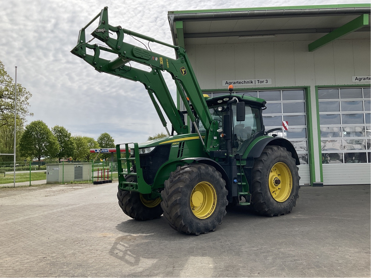 John Deere 7310 R - Traktor: slika John Deere 7310 R - Traktor John Deere 7310 R - Traktor: slika John Deere 7310 R - Traktor