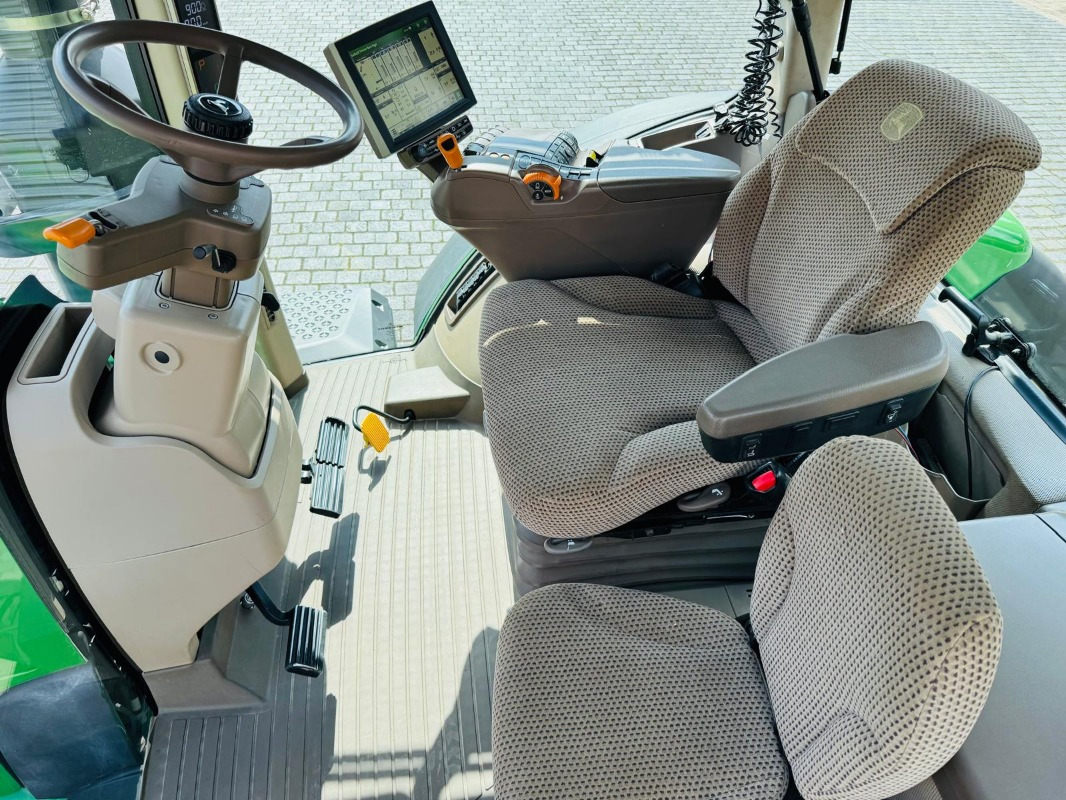 John Deere 8270R - Traktor: slika John Deere 8270R - Traktor John Deere 8270R - Traktor: slika John Deere 8270R - Traktor
