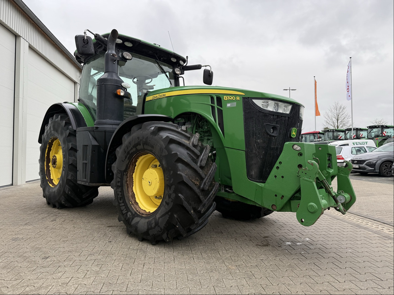 John Deere 8320 R - Traktor: slika John Deere 8320 R - Traktor John Deere 8320 R - Traktor: slika John Deere 8320 R - Traktor