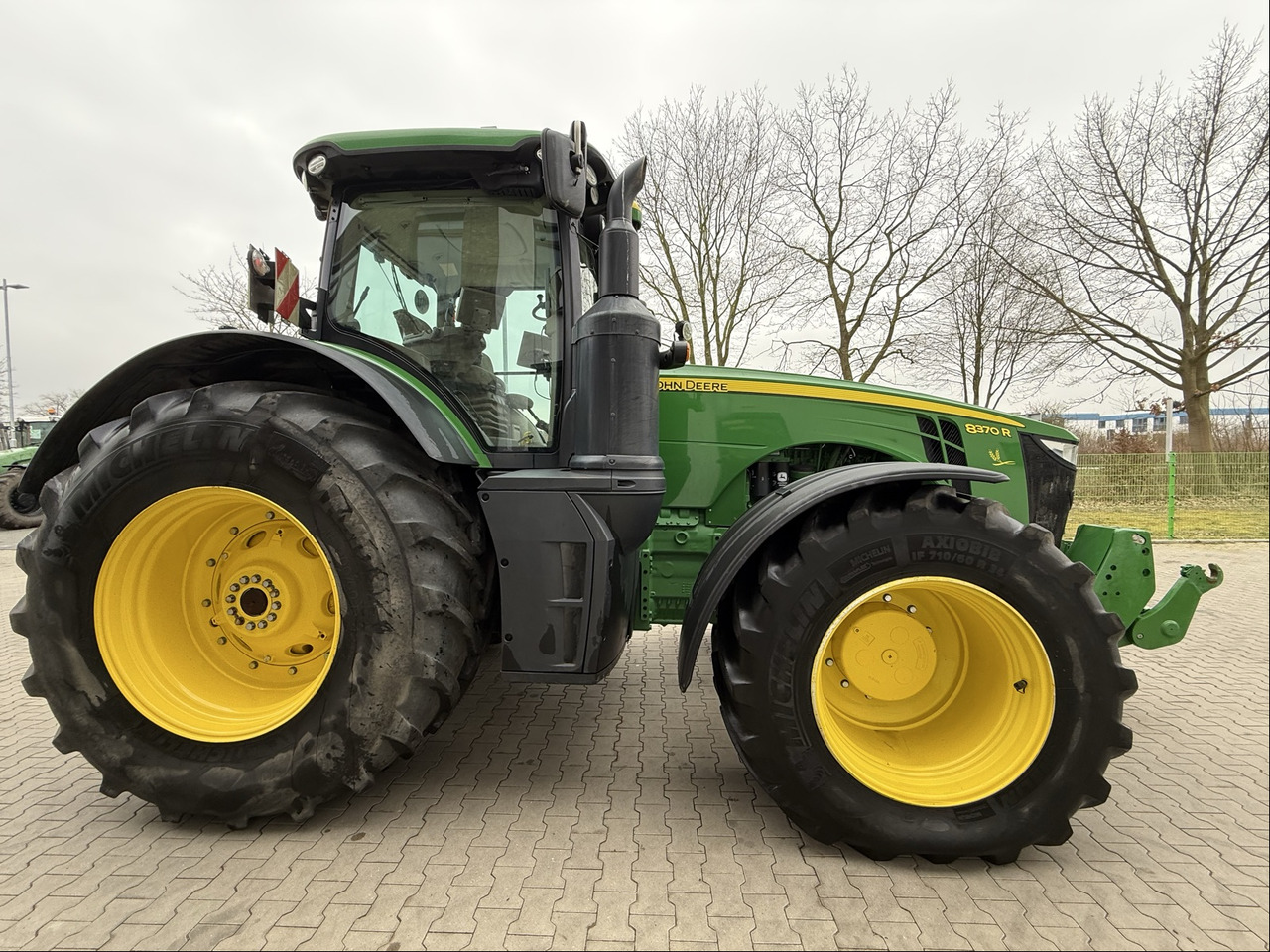 John Deere 8370 R - Traktor: slika John Deere 8370 R - Traktor John Deere 8370 R - Traktor: slika John Deere 8370 R - Traktor