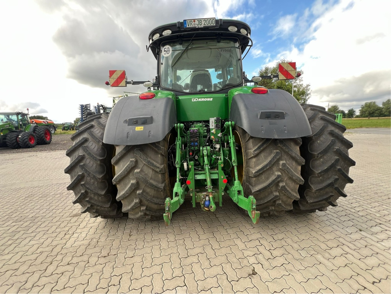 John Deere 8400 R - Traktor: slika John Deere 8400 R - Traktor John Deere 8400 R - Traktor: slika John Deere 8400 R - Traktor