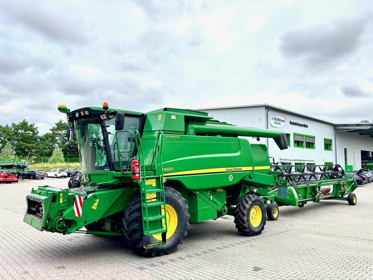 John Deere T660 i Hillmaster - Kombajn za žetvu: slika John Deere T660 i Hillmaster - Kombajn za žetvu John Deere T660 i Hillmaster - Kombajn za žetvu: slika John Deere T660 i Hillmaster - Kombajn za žetvu