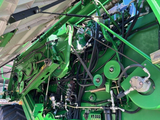 John Deere T660 i Hillmaster - Kombajn za žetvu: slika John Deere T660 i Hillmaster - Kombajn za žetvu John Deere T660 i Hillmaster - Kombajn za žetvu: slika John Deere T660 i Hillmaster - Kombajn za žetvu