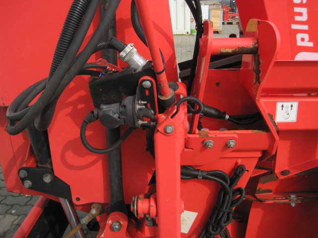 Kemper 390 Plus - Kombajn za žetvu: slika Kemper 390 Plus - Kombajn za žetvu Kemper 390 Plus - Kombajn za žetvu: slika Kemper 390 Plus - Kombajn za žetvu