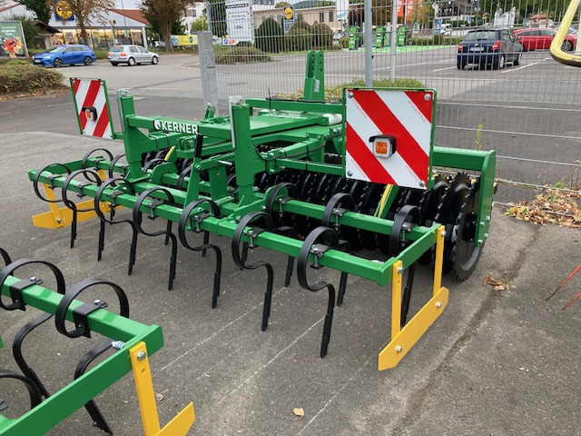 Kerner Frontpacker FP 300 - Valjak za poljoprivredna gospodarstva: slika Kerner Frontpacker FP 300 - Valjak za poljoprivredna gospodarstva Kerner Frontpacker FP 300 - Valjak za poljoprivredna gospodarstva: slika Kerner Frontpacker FP 300 - Valjak za poljoprivredna gospodarstva