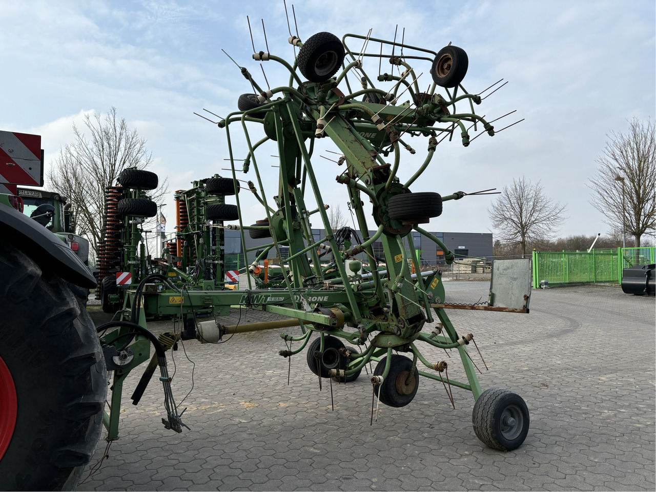 Krone KWT 10.50 / 8 x 7 Heuwender - Prevrtač sijena/ Grabulje: slika Krone KWT 10.50 / 8 x 7 Heuwender - Prevrtač sijena/ Grabulje Krone KWT 10.50 / 8 x 7 Heuwender - Prevrtač sijena/ Grabulje: slika Krone KWT 10.50 / 8 x 7 Heuwender - Prevrtač sijena/ Grabulje