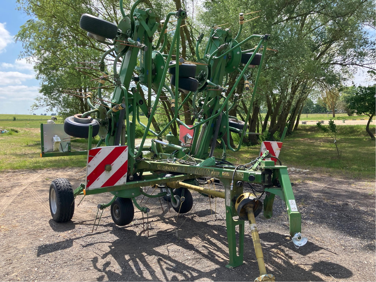 Krone KWT 8.82/8 - Prevrtač sijena/ Grabulje: slika Krone KWT 8.82/8 - Prevrtač sijena/ Grabulje Krone KWT 8.82/8 - Prevrtač sijena/ Grabulje: slika Krone KWT 8.82/8 - Prevrtač sijena/ Grabulje