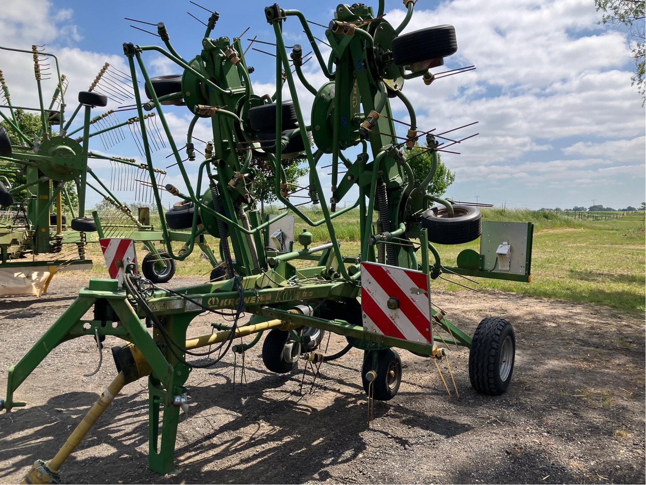 Krone KWT 8.82/8 - Prevrtač sijena/ Grabulje: slika Krone KWT 8.82/8 - Prevrtač sijena/ Grabulje Krone KWT 8.82/8 - Prevrtač sijena/ Grabulje: slika Krone KWT 8.82/8 - Prevrtač sijena/ Grabulje