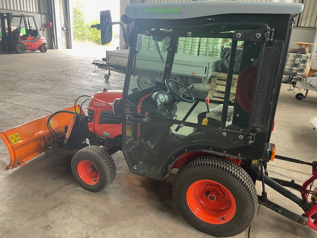 Kubota B 1620 D - Općinski traktor: slika Kubota B 1620 D - Općinski traktor Kubota B 1620 D - Općinski traktor: slika Kubota B 1620 D - Općinski traktor