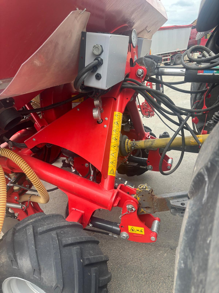 Kverneland Optima SX Isobus - Sijačica: slika Kverneland Optima SX Isobus - Sijačica Kverneland Optima SX Isobus - Sijačica: slika Kverneland Optima SX Isobus - Sijačica