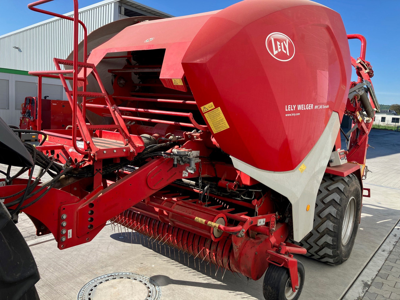Lely Welger RPC 245 Tornado - Oprema za prevrtanje sijena: slika Lely Welger RPC 245 Tornado - Oprema za prevrtanje sijena Lely Welger RPC 245 Tornado - Oprema za prevrtanje sijena: slika Lely Welger RPC 245 Tornado - Oprema za prevrtanje sijena