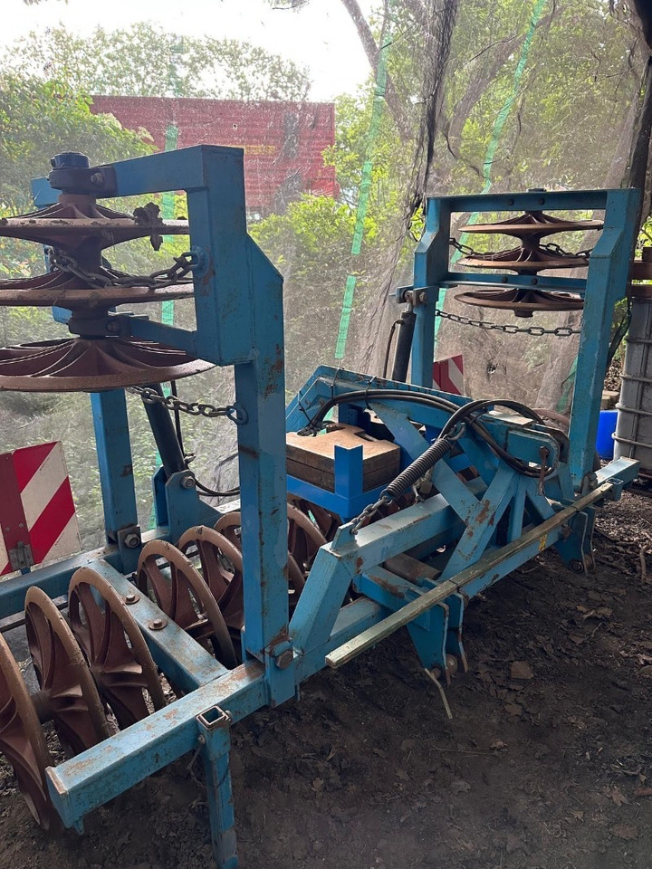 Lemken 400 - Valjak za poljoprivredna gospodarstva: slika Lemken 400 - Valjak za poljoprivredna gospodarstva Lemken 400 - Valjak za poljoprivredna gospodarstva: slika Lemken 400 - Valjak za poljoprivredna gospodarstva