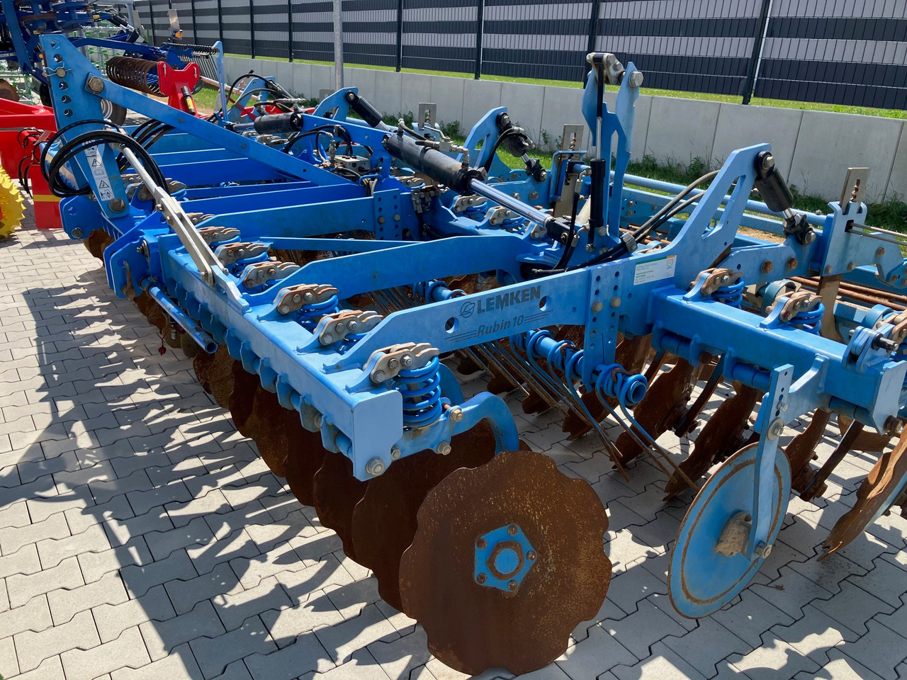 Lemken Rubin 10 - Drljača: slika Lemken Rubin 10 - Drljača Lemken Rubin 10 - Drljača: slika Lemken Rubin 10 - Drljača