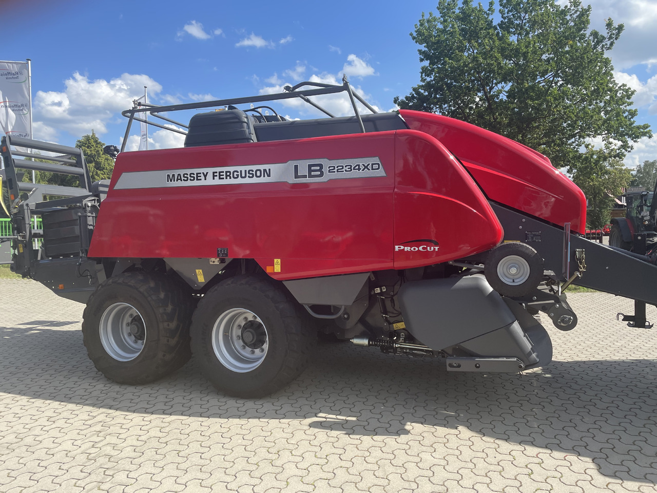 Massey Ferguson 2234 XDTC EU - Kvadratna balirka: slika Massey Ferguson 2234 XDTC EU - Kvadratna balirka Massey Ferguson 2234 XDTC EU - Kvadratna balirka: slika Massey Ferguson 2234 XDTC EU - Kvadratna balirka