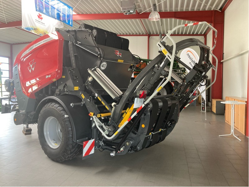 Massey Ferguson 4160 V Protec 25 Messer - Oprema za prevrtanje sijena: slika Massey Ferguson 4160 V Protec 25 Messer - Oprema za prevrtanje sijena Massey Ferguson 4160 V Protec 25 Messer - Oprema za prevrtanje sijena: slika Massey Ferguson 4160 V Protec 25 Messer - Oprema za prevrtanje sijena