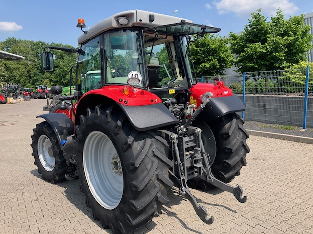 Massey Ferguson 5612 Dyna-4 - Traktor: slika Massey Ferguson 5612 Dyna-4 - Traktor Massey Ferguson 5612 Dyna-4 - Traktor: slika Massey Ferguson 5612 Dyna-4 - Traktor