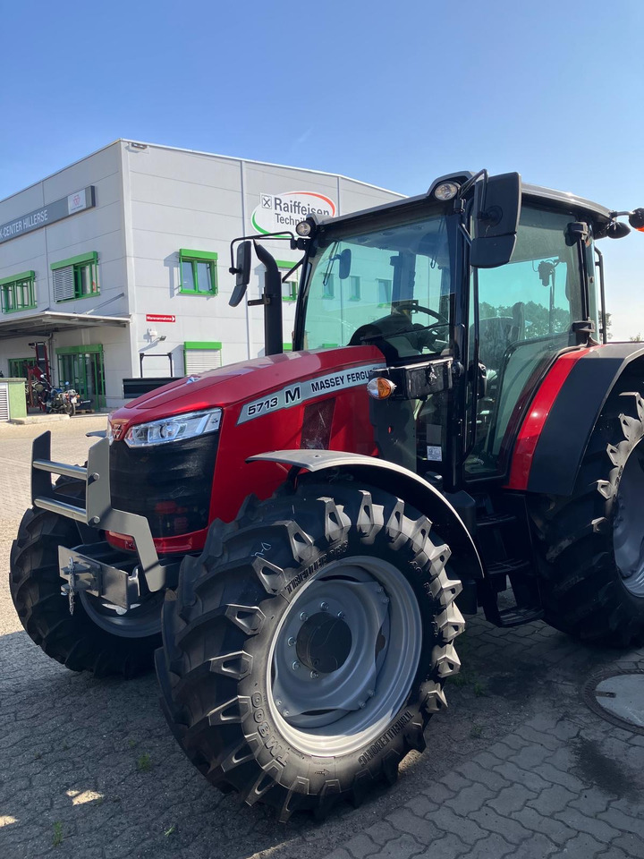 Massey Ferguson 5713 M 4WD Cab Essential - Traktor: slika Massey Ferguson 5713 M 4WD Cab Essential - Traktor Massey Ferguson 5713 M 4WD Cab Essential - Traktor: slika Massey Ferguson 5713 M 4WD Cab Essential - Traktor