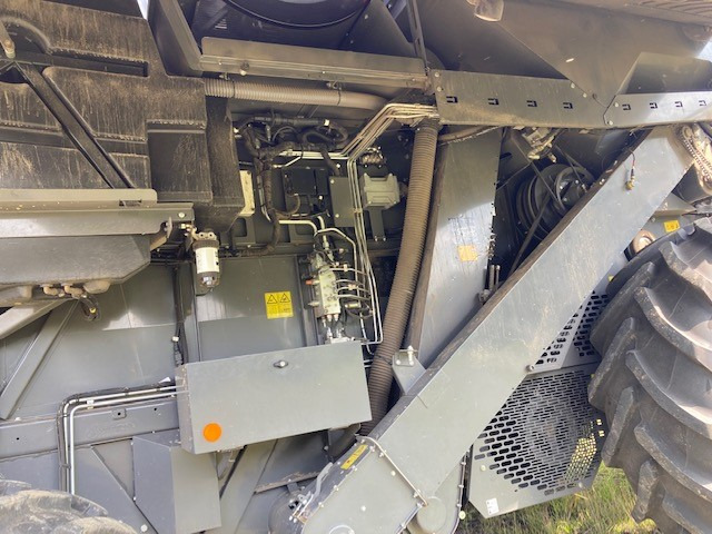 Massey Ferguson 7370 Beta - Kombajn za žetvu: slika Massey Ferguson 7370 Beta - Kombajn za žetvu Massey Ferguson 7370 Beta - Kombajn za žetvu: slika Massey Ferguson 7370 Beta - Kombajn za žetvu