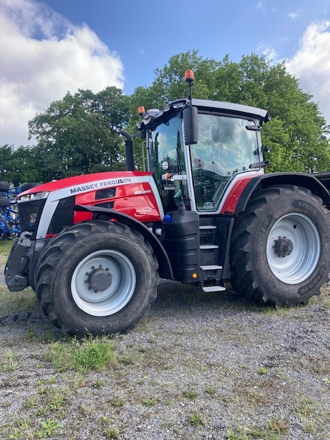 Massey Ferguson 8S.245 Dyna E-Power Excl - Traktor: slika Massey Ferguson 8S.245 Dyna E-Power Excl - Traktor Massey Ferguson 8S.245 Dyna E-Power Excl - Traktor: slika Massey Ferguson 8S.245 Dyna E-Power Excl - Traktor